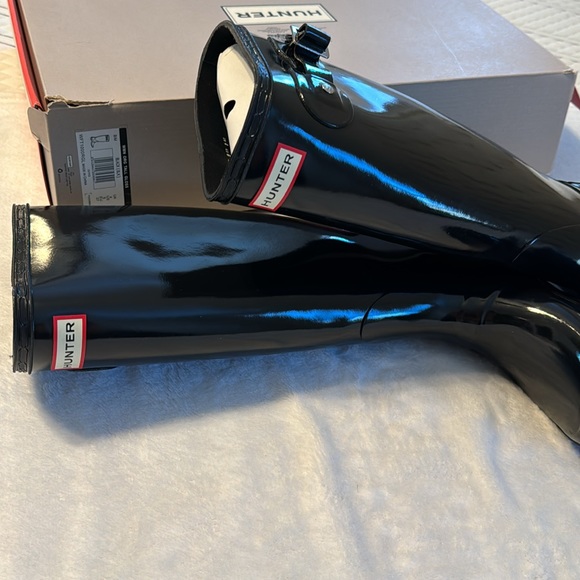 Hunter Black Gloss Tall rain boots with socks - Picture 5 of 11
